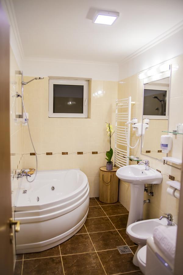 Business Class Apartment Cluj-Napoca Exterior foto