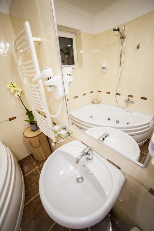 Business Class Apartment Cluj-Napoca Exterior foto